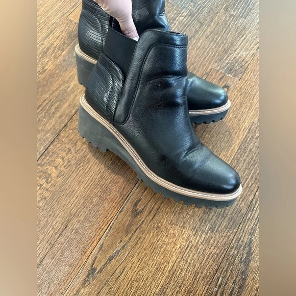 Dolce Vita Black Booties, size 9.Excellent Condition super Comfy - Picture 2 of 9